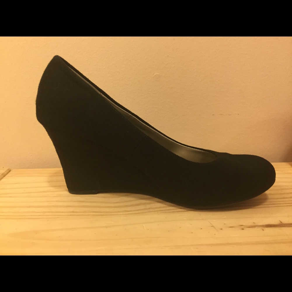 Dexter suede/velvet black wedges size 7